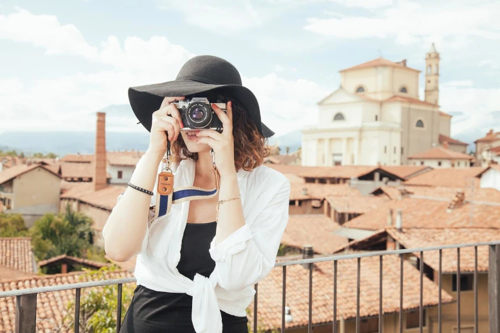 AI Photo Tools Redefine Digital Identity